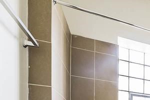 7249 S Blackstone Ave Apartments Chicago Bathroom